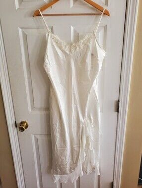 Linea Donatella Off White Wedding Chemise With Beaded Detail Size Large